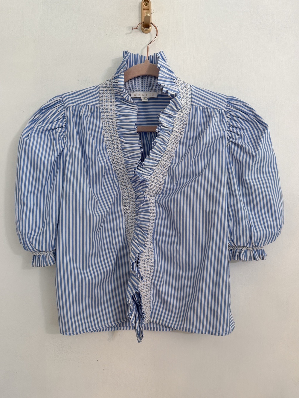 Karlie Blue Striped Ruffle Puff-Sleeve Button Up Blouse size Small - Picture 3 of 8
